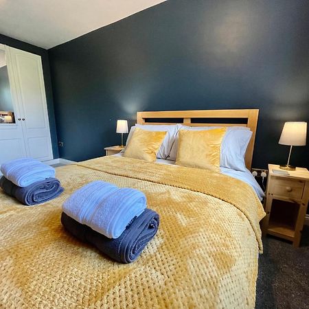 Large 5 Bed Detached House Near Stansted Airport With Parking For 2 Vehicles! Stansted Stays Stansted Mountfitchet Exterior photo